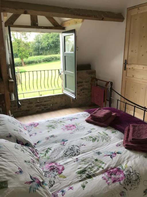 Bed and Breakfast Ferme De Noyes Sourdeval Exterior foto